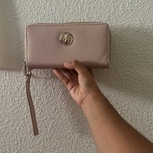 pink wallet